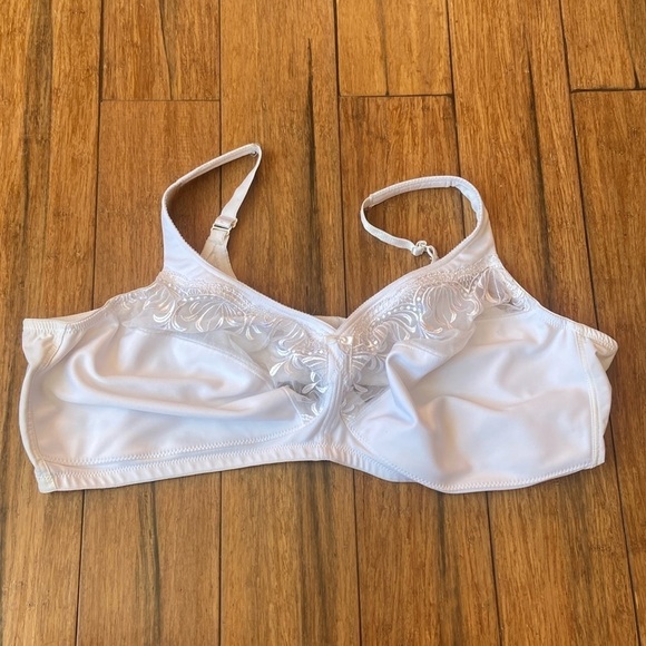 Glamorise White Wireless 54DD Bra - Picture 1 of 11